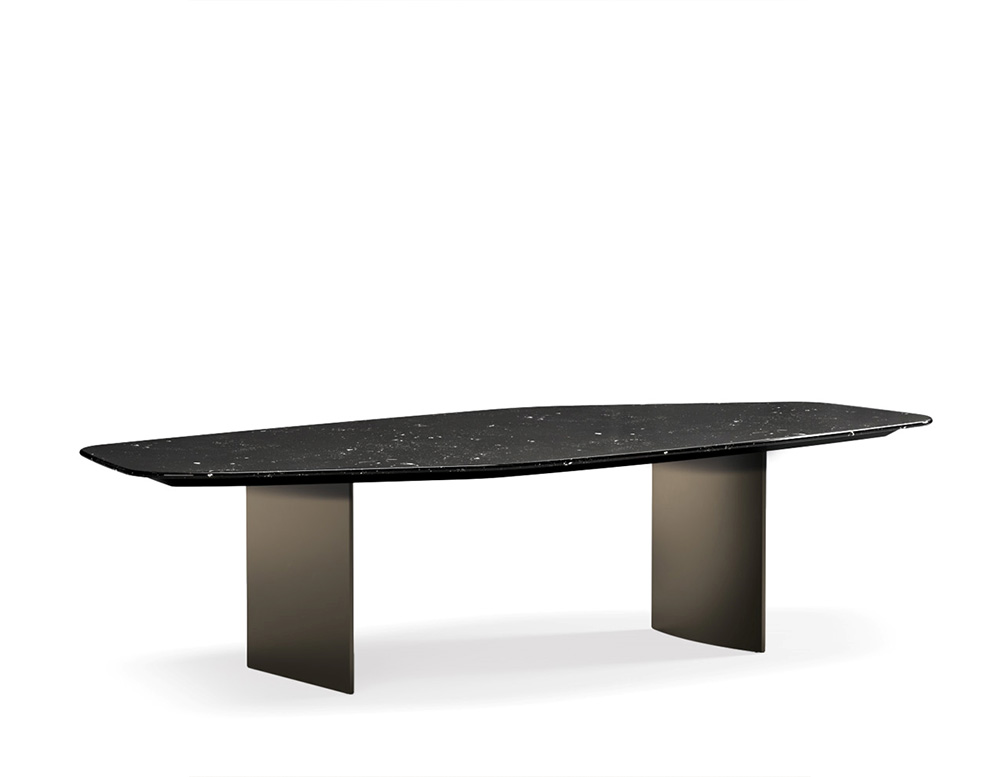 Minotti Linha Livre dining table